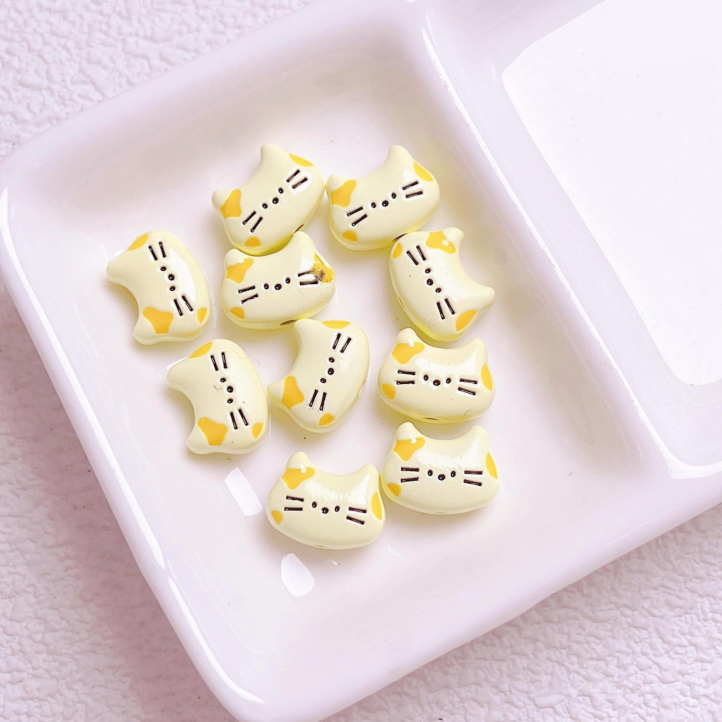 Cream Alloy Cat Head Beads, Vertical Hole Loose Beads for DIY Phone Charms, Necklaces, Pendants & Jewelry Making Supplies